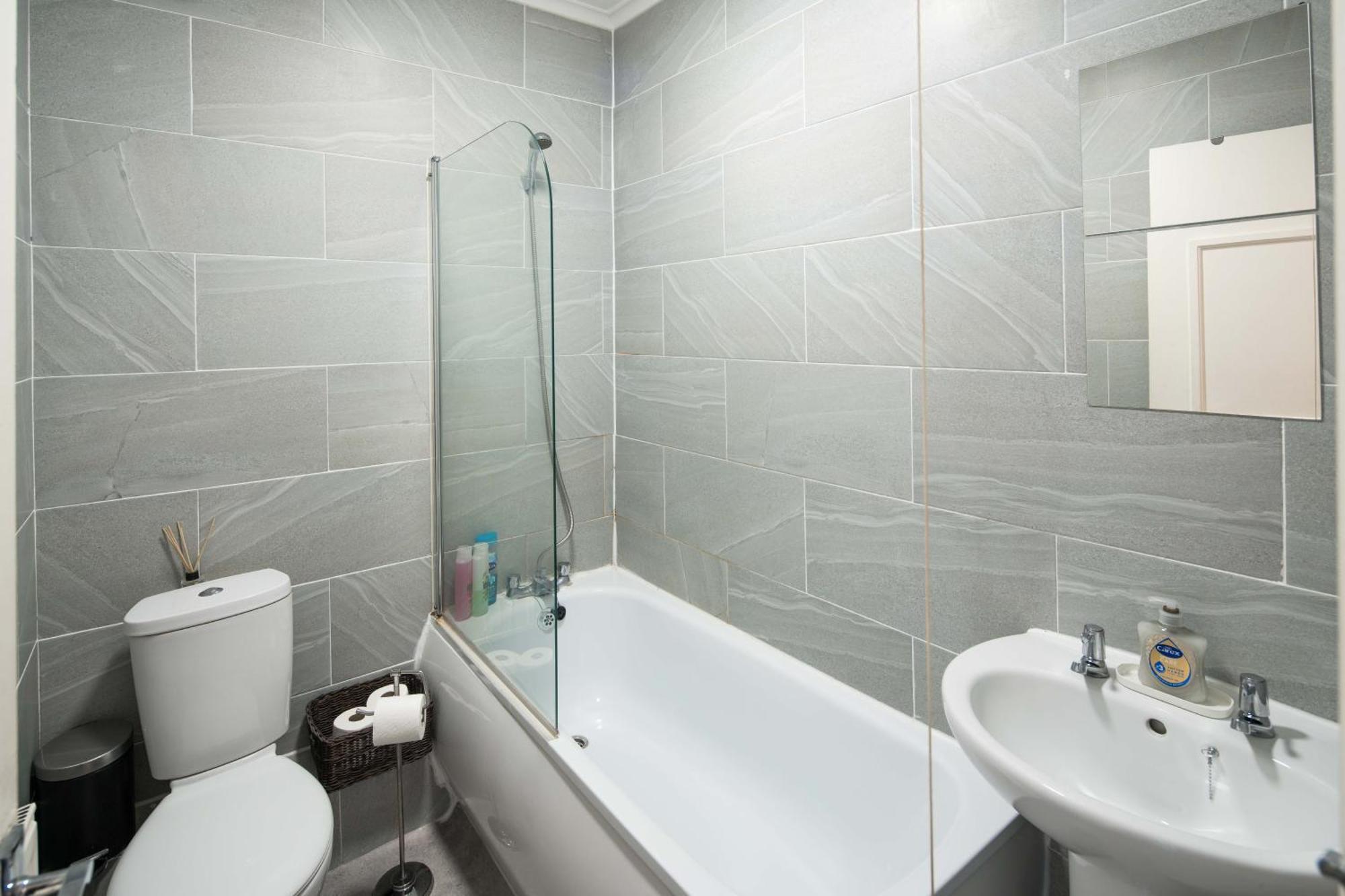 Private Double Room Shared Bathroom Near City Centre London Exteriör bild
